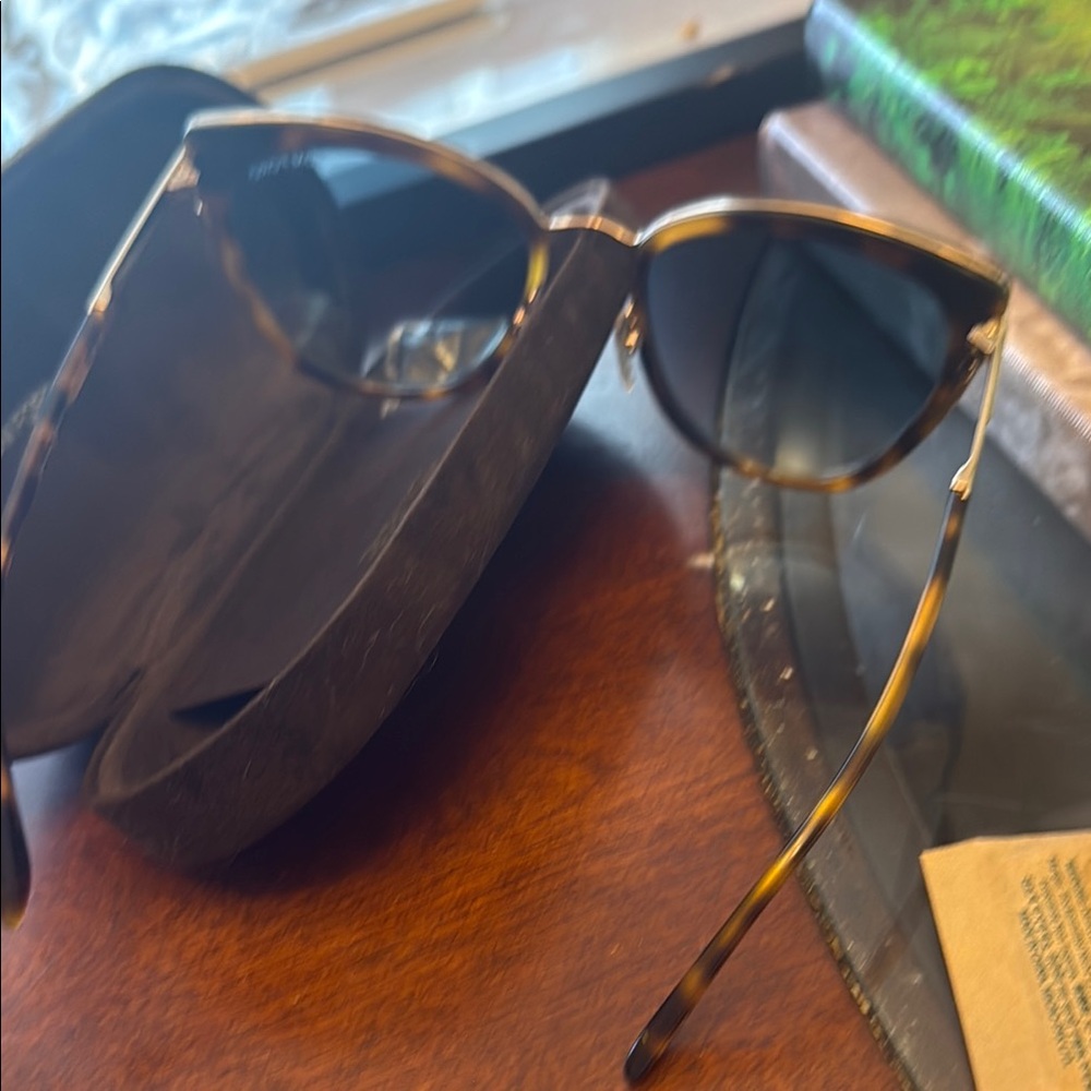 Tom Ford Tortoise Shell Sunglasses - Picture 4 of 11